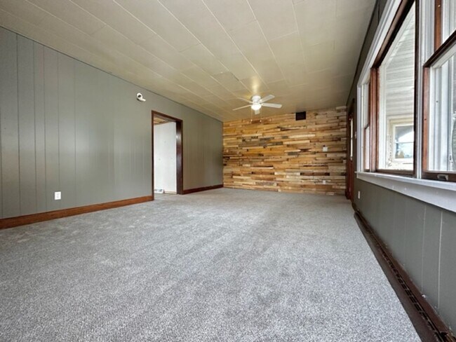 516 W Wescott Ave-Unit -516 in Shawano, WI - Building Photo - Building Photo