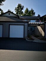 1023 Chadwick Cir in Bay Point, CA - Building Photo