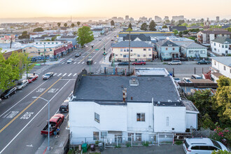 Station House in Oakland, CA - Building Photo - Building Photo