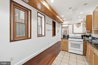 1116 Monroe St NW in Washington, DC - Building Photo - Building Photo