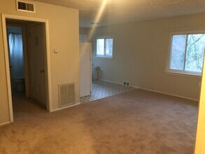 528 Kuethe Rd NE, Unit A in Glen Burnie, MD - Building Photo - Building Photo