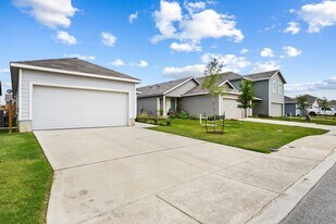 1355 Loop St in San Antonio, TX - Building Photo