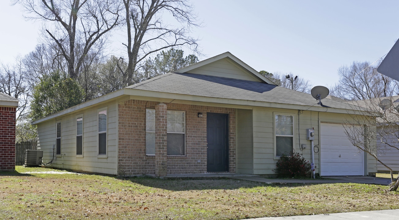 Scotlandville Homes in Baton Rouge, LA - Building Photo