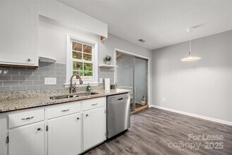 1422 Delane Ave in Charlotte, NC - Foto de edificio - Building Photo