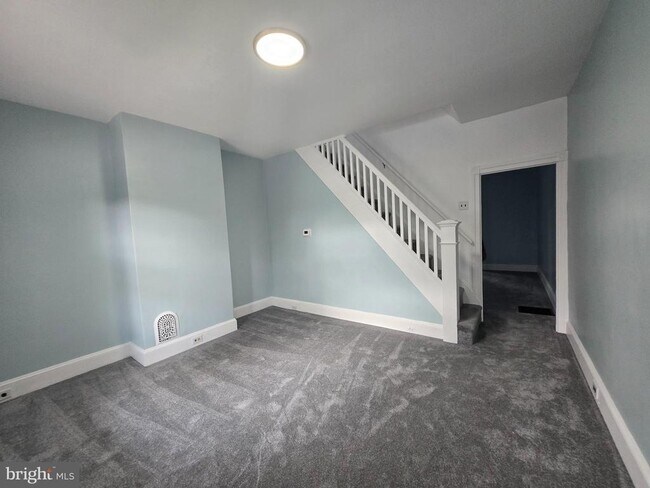577 Conarroe St in Philadelphia, PA - Building Photo - Building Photo