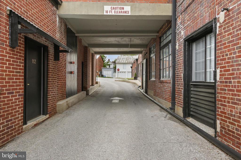 28 Liberty St in Westminster, MD - Building Photo