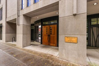 333 NW 9th Ave in Portland, OR - Building Photo - Building Photo