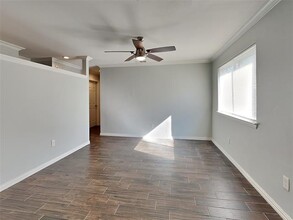 4144 Happy Canyon Dr in Dallas, TX - Building Photo - Building Photo