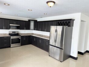 17205 SW 109th Ct in Miami, FL - Building Photo - Building Photo