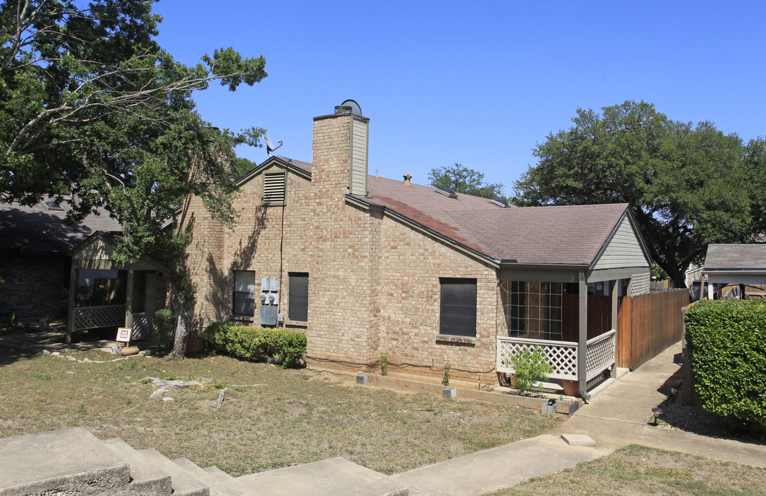 Beauregard Oaks Duplex Condos in Austin, TX - Building Photo