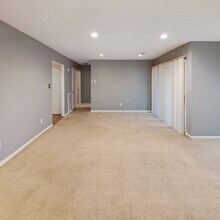 10244 Prince Pl in Upper Marlboro, MD - Foto de edificio - Building Photo