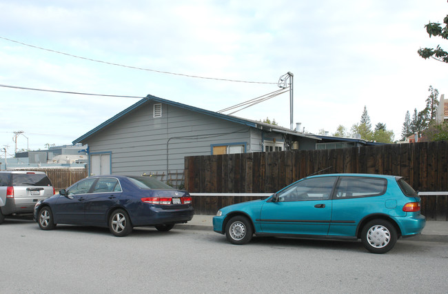 37 Sanford Ave in Campbell, CA - Foto de edificio - Building Photo