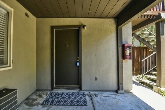 1060 Oak Grove Rd-Unit -APT 5 in Concord, CA - Building Photo - Building Photo