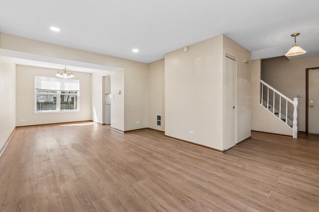 1317 Spalding Dr in Mundelein, IL - Building Photo - Building Photo