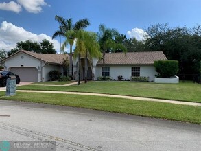 19710 NW 2nd St in Pembroke Pines, FL - Building Photo - Building Photo