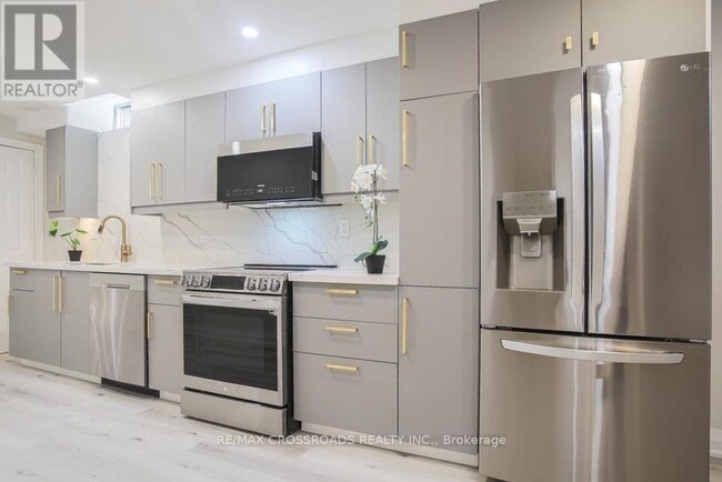 87 Woodriver St in Richmond Hill, ON - Building Photo - Building Photo