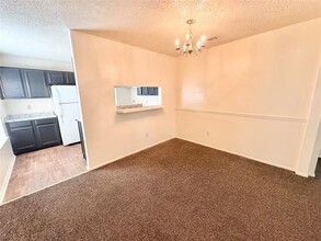 339 Ware Dr in Grand Prairie, TX - Building Photo - Building Photo