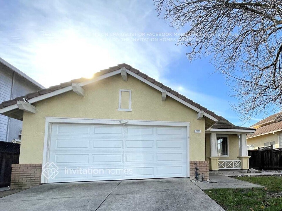 2500 Hooftrail Way in Antioch, CA - Building Photo