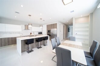 3653 SW 26th St in Miami, FL - Building Photo - Building Photo