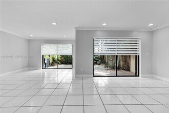 11668 SW 91st Terrace in Miami, FL - Building Photo - Building Photo