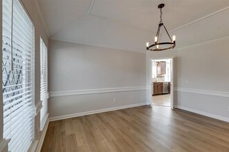 15111 Canyon Crest in Dallas, TX - Building Photo - Building Photo