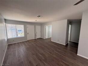 1593 Teardrop St in Las Vegas, NV - Building Photo - Building Photo