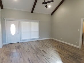 209 Meadow Ln in Lindale, TX - Building Photo - Building Photo