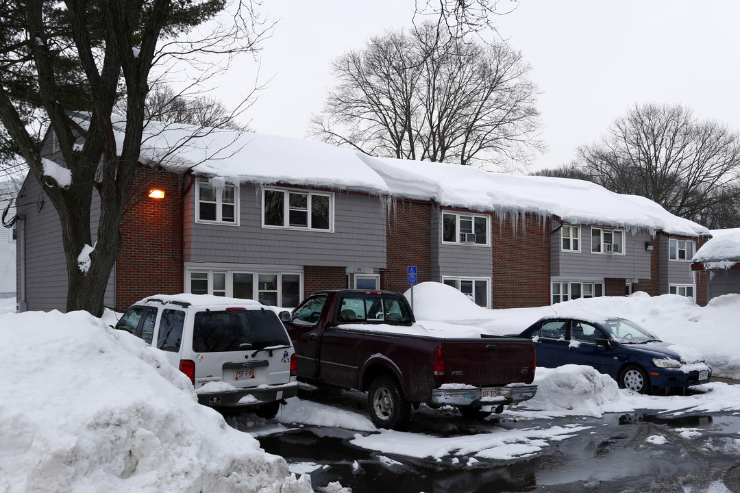 Davison Apartments in Hyde Park, MA - Building Photo