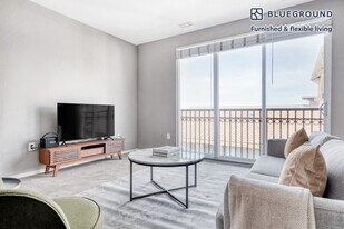 367 Santana Row in San Jose, CA - Building Photo