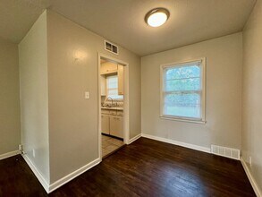 620 Drury Ln in Wichita, KS - Building Photo - Building Photo