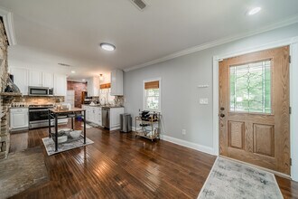 3147 Windsor Dr in Charlotte, NC - Foto de edificio - Building Photo