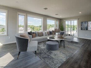 175 Morris St-Unit -407 in Morristown, NJ - Foto de edificio - Building Photo