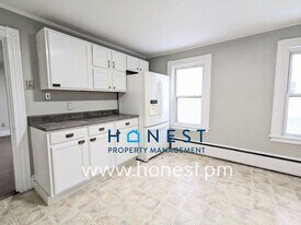 34 Gage St in Augusta, ME - Building Photo