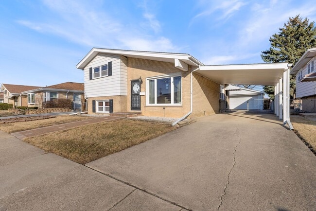 31 52nd Ave in Bellwood, IL - Foto de edificio - Building Photo