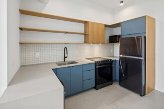 2201 Frankford Ave in Philadelphia, PA - Foto de edificio - Building Photo