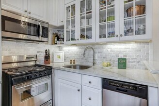 376 Marlborough St, Unit 4 in Boston, MA - Building Photo - Building Photo