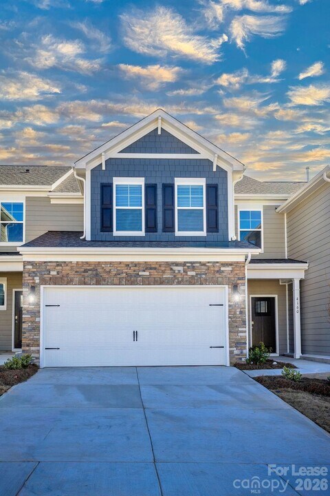 4160 Steel Wy in Lake Norman of Catawba, NC - Building Photo