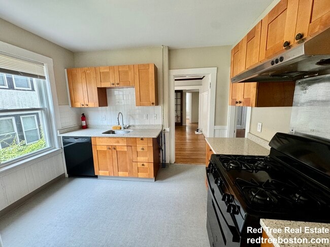 29 Boulevard Ter, Unit 1 in Boston, MA - Building Photo - Building Photo