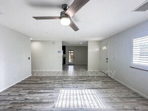 1240 W Mariposa Ave in Ridgecrest, CA - Building Photo - Building Photo