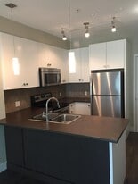 1958-1958 N Parallel Rd in Abbotsford, BC - Building Photo