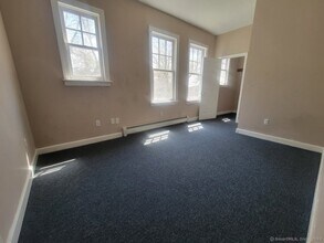 572 Elm St in New Haven, CT - Building Photo - Building Photo