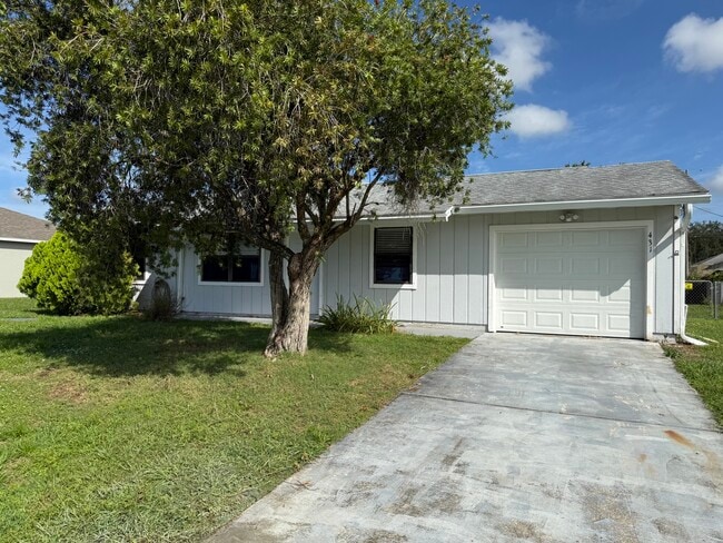 431 NW Fairfax Ave in Port St. Lucie, FL - Building Photo - Building Photo