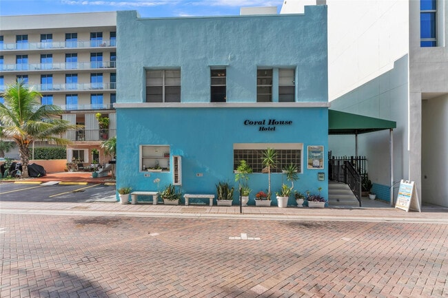 324 Indiana St in Hollywood, FL - Foto de edificio - Building Photo