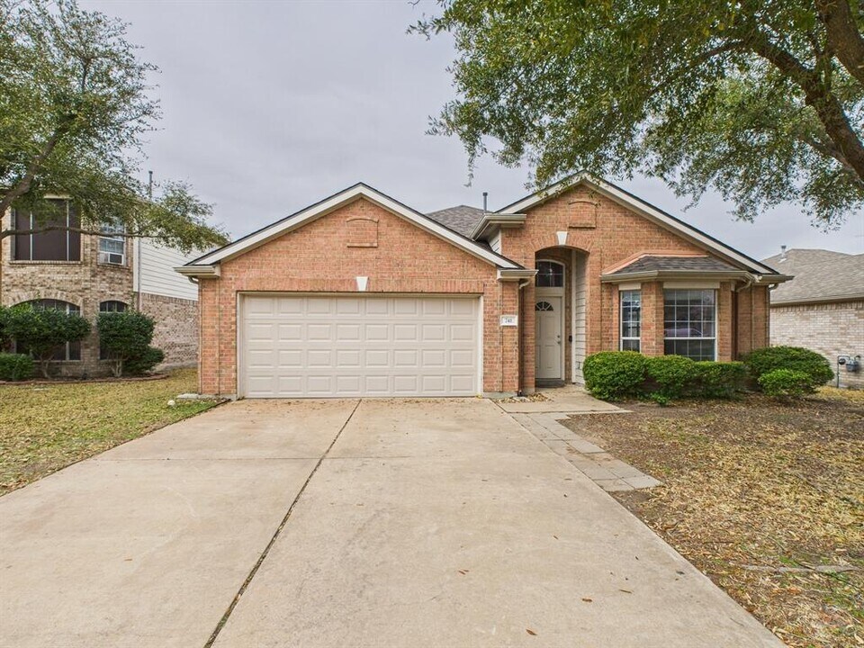 741 Rusk Rd in Round Rock, TX - Building Photo