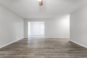 333 Agnes Ct in Lawrenceville, GA - Building Photo - Building Photo