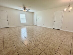 26680 Pools Creek Dr in Huntsville, TX - Building Photo - Building Photo