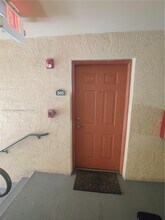2516 Centergate Dr in Miramar, FL - Building Photo - Building Photo