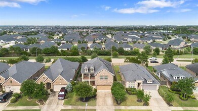 29022 Crystal Rose Ln in Fulshear, TX - Foto de edificio - Building Photo