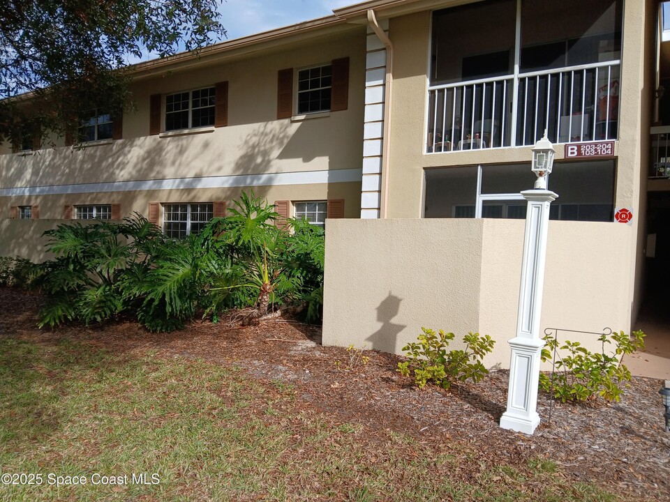 1649 Sunny Brook Ln in Palm Bay, FL - Building Photo