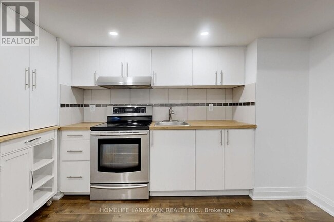 1661 Mt Albert Rd